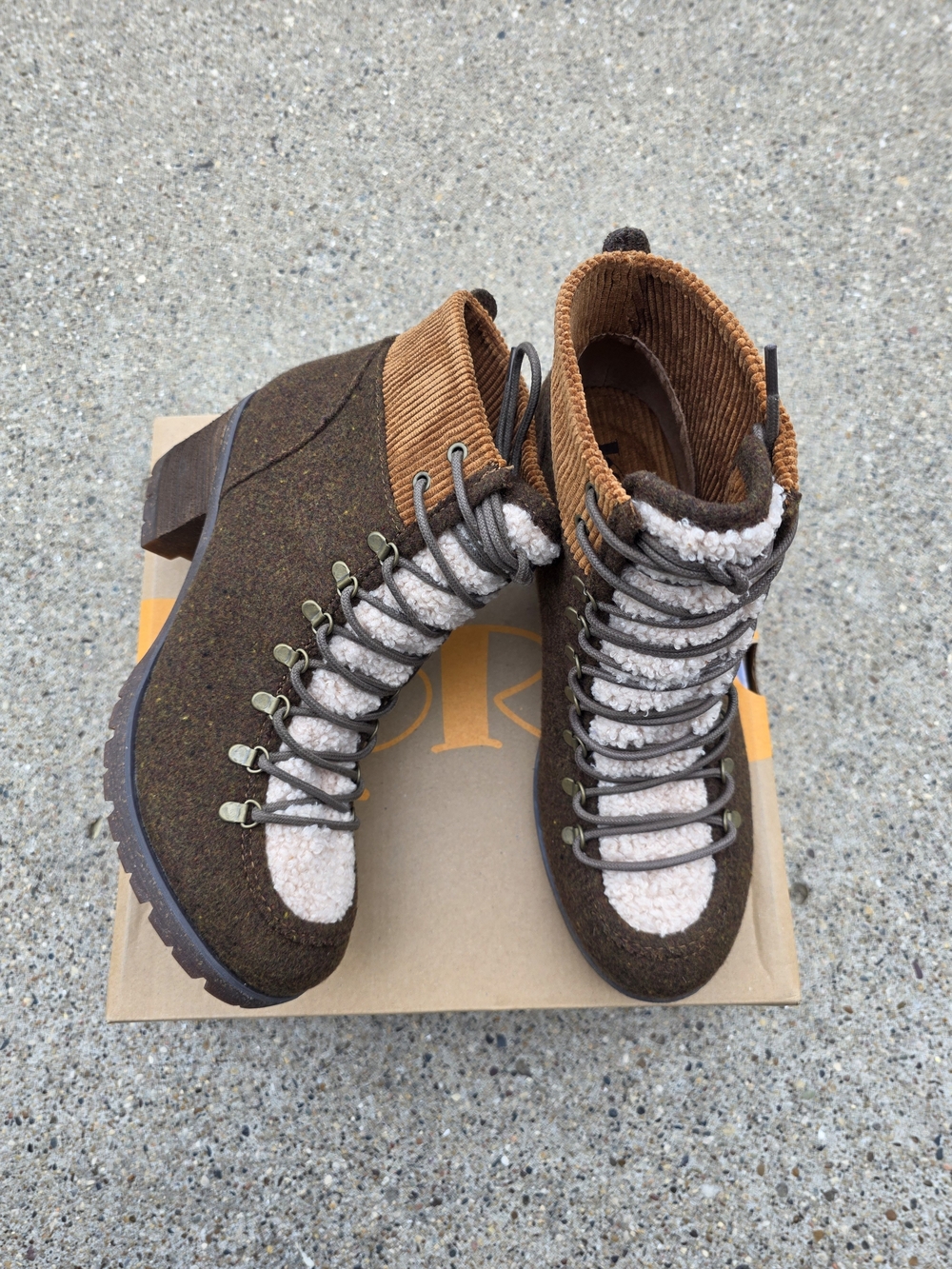 Korks Brown Sherpa-Trim Hiking Boots - Unbranded Women Size 10